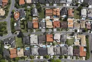 上海房貸增速連續(xù)六個(gè)月下降，5月開發(fā)貸持續(xù)回暖，房地產(chǎn)市場(chǎng)呈現(xiàn)結(jié)構(gòu)性分化